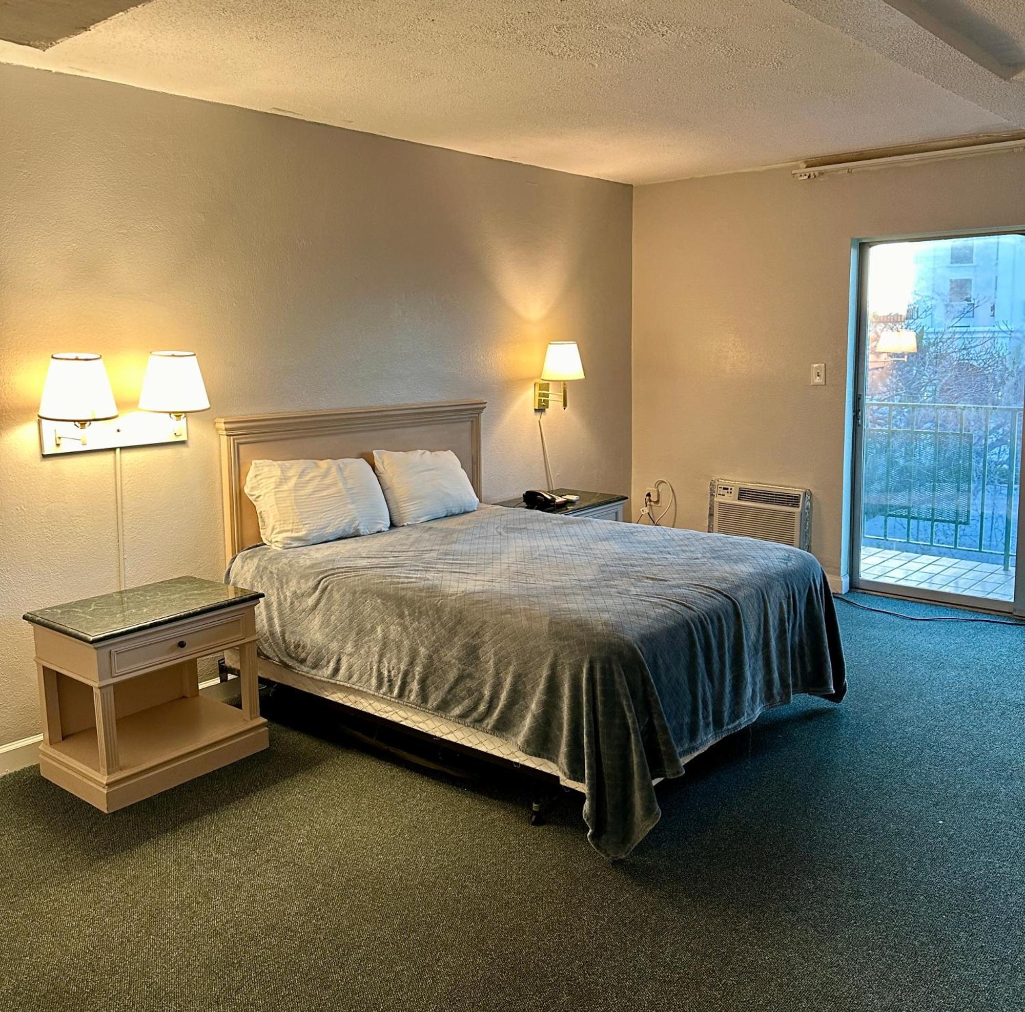 Hotel Chateaubleau 2*