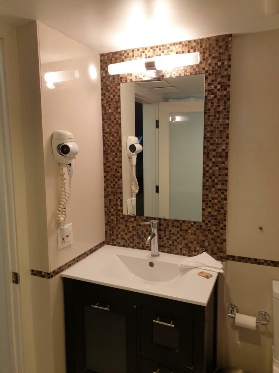 Hotel Chateaubleau 2*